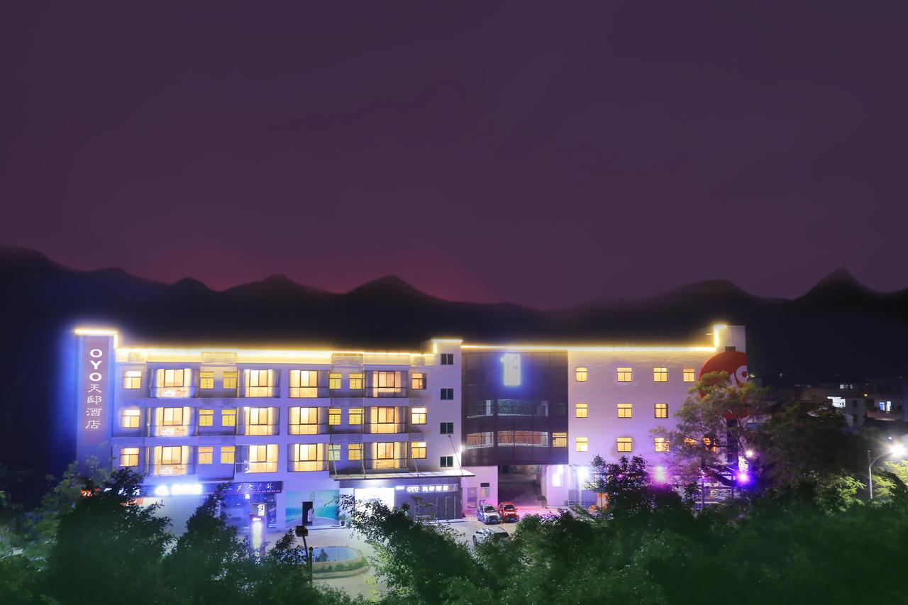 Oyo8001 Tiandi Hotel Shenzhen Exterior photo